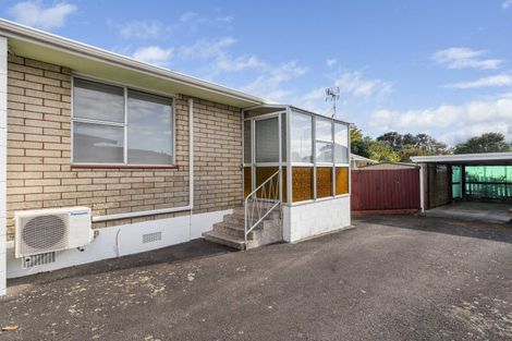 Photo of property in 2/4 Severn Place, Spotswood, New Plymouth, 4310