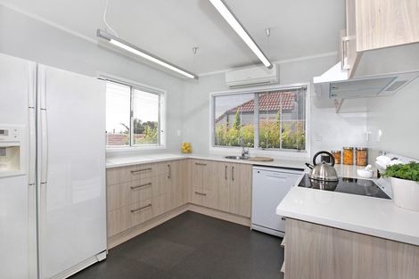 Photo of property in 2/16 Jutland Road, Hauraki, Auckland, 0622