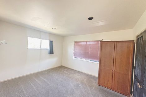 Photo of property in 4/70 West Coast Road, Glen Eden, Auckland, 0602