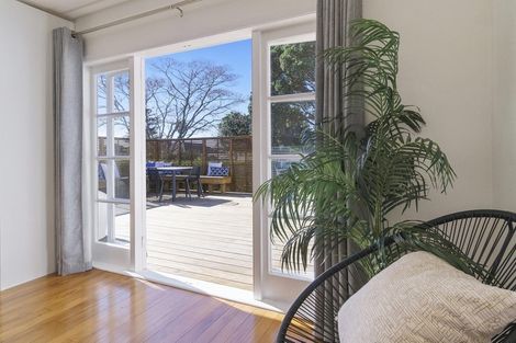 Photo of property in 6 Kervil Avenue, Te Atatu Peninsula, Auckland, 0610