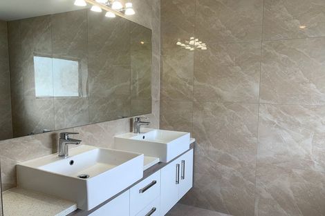 Photo of property in 98 Cardiff Road, Pakuranga, Auckland, 2010