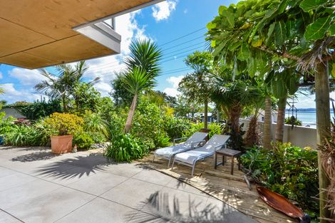 Photo of property in 2/19 Tindalls Bay Road, Tindalls Beach, Whangaparaoa, 0930