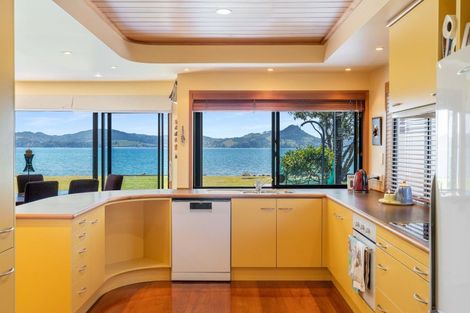 Photo of property in 125 Captain Cook Road, Cooks Beach, Whitianga, 3591