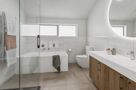 Photo of property in 170 Paremata Road, Paremata, Porirua, 5024