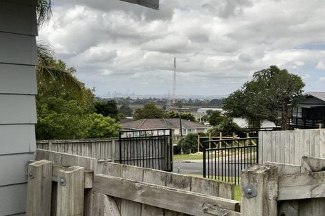 Photo of property in 15 Doone Place, Massey, Auckland, 0614