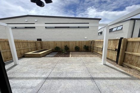 Photo of property in 11a Welby Place, Mangere, Auckland, 2022