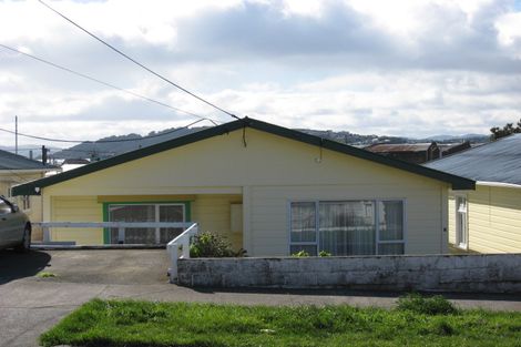 Photo of property in 9 Endeavour Street, Lyall Bay, Wellington, 6022