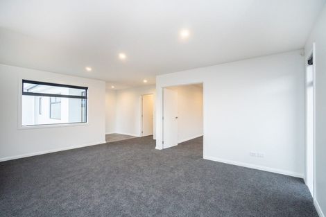Photo of property in 77 Johnstone Drive, Fitzherbert, Palmerston North, 4410