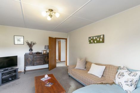 Photo of property in 76 Taylor Terrace, Tawa, Wellington, 5028