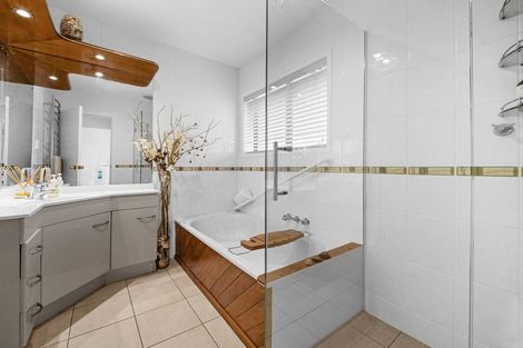 Photo of property in 120 Walter Strevens Drive, Conifer Grove, Takanini, 2112