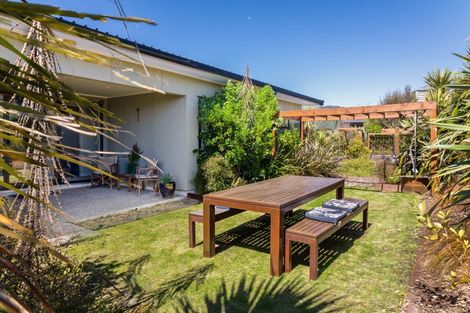 Photo of property in 30 Ferndale Drive, Waikanae, 5036