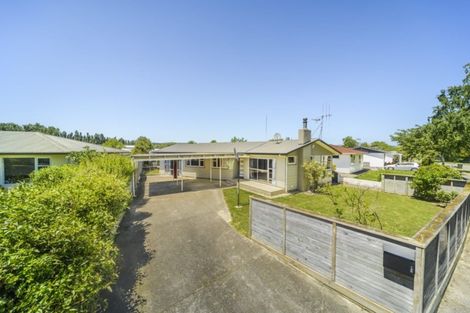 Photo of property in 138 Ruamahanga Crescent, Terrace End, Palmerston North, 4410