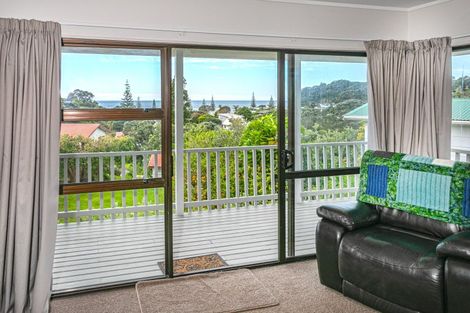 Photo of property in 127 Tuna Place, Onemana, Whangamata, 3691