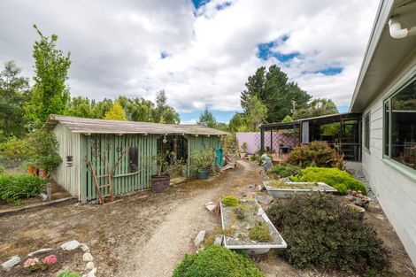 Photo of property in 92 Timaru Road, Waimate, 7924