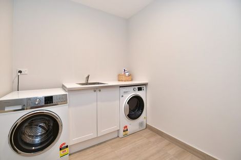 Photo of property in 3b Melia Place, Stanmore Bay, Whangaparaoa, 0932