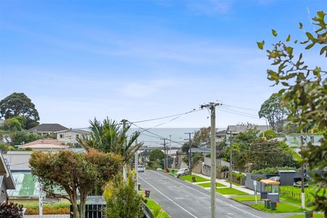 Photo of property in 96 Pioneer Road, Moturoa, New Plymouth, 4310