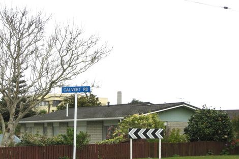 Photo of property in 1/4 Calvert Road, Moturoa, New Plymouth, 4310