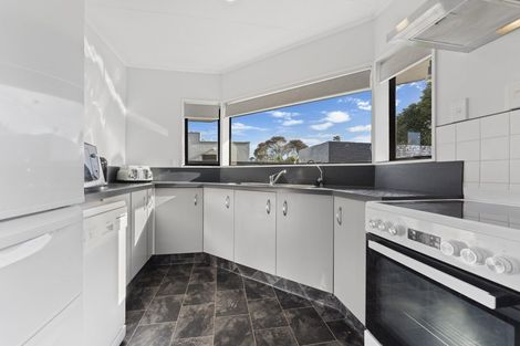 Photo of property in 35 Rewa Street, Takaro, Palmerston North, 4412