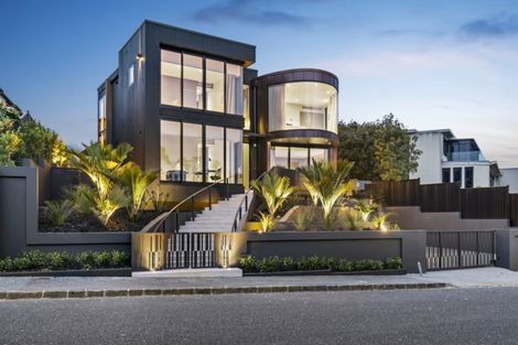 Photo of property in 98 Paritai Drive, Orakei, Auckland, 1071