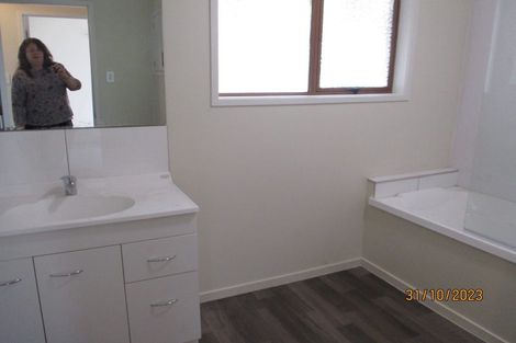 Photo of property in 9 Simpson Road, Ranui, Auckland, 0612