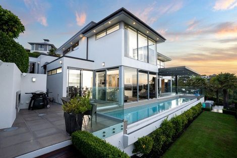 Photo of property in 8 Avery Place, Redcliffs, Christchurch, 8081