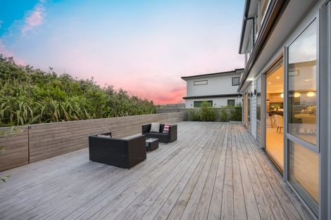 Photo of property in 8 Kina Place, Long Bay, Auckland, 0630