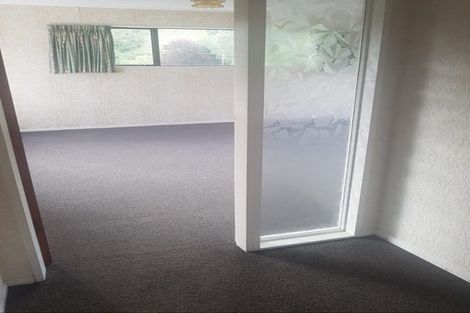 Photo of property in 79 Victory Crescent, Tawa, Wellington, 5028