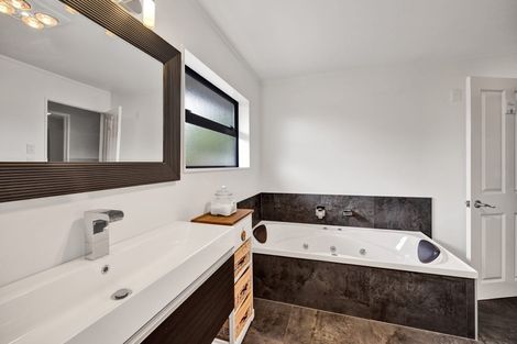 Photo of property in 12 Hunter Street, Normanby, Hawera, 4614