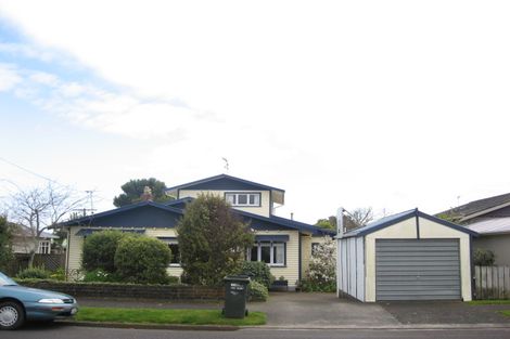 Photo of property in 17 Holsworthy Road, Lower Vogeltown, New Plymouth, 4310