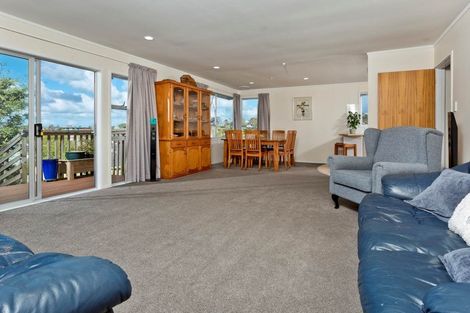 Photo of property in 95 Weatherly Road, Torbay, Auckland, 0630