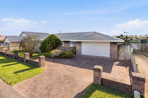 Photo of property in 1/242 Botany Road, Golflands, Auckland, 2013