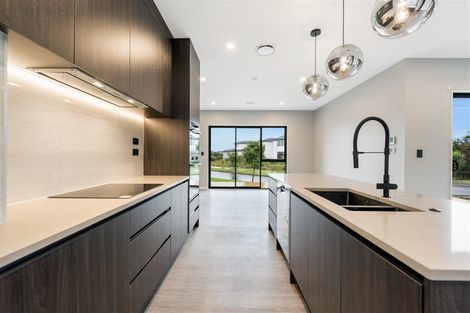 Photo of property in 18 Emerald Avenue, Rosehill, Papakura, 2113