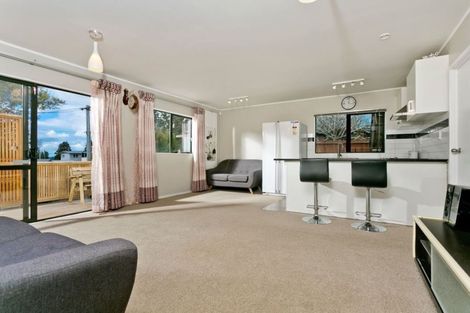 Photo of property in 3/6 Helena Street, Massey, Auckland, 0614