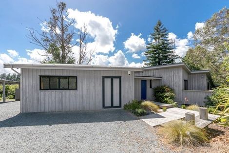 Photo of property in 10 Kakaramea Road, Pirongia, Te Awamutu, 3876