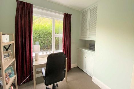 Photo of property in 19 Taupata Street, Redcliffs, Christchurch, 8081