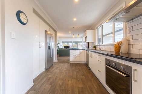 Photo of property in 40 Seddon Street, Waikanae, 5036