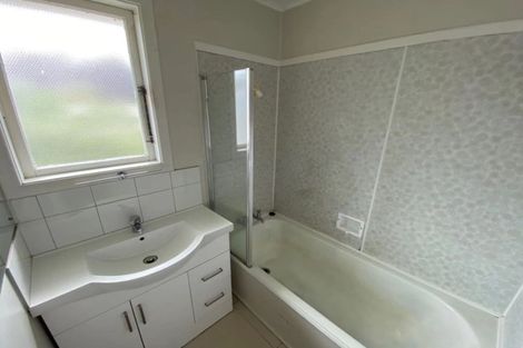 Photo of property in 71 Smythe Road, Henderson, Auckland, 0612