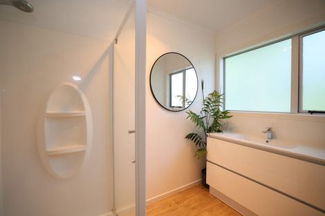 Photo of property in 96 Wakeman Road, Acacia Bay, Taupo, 3330