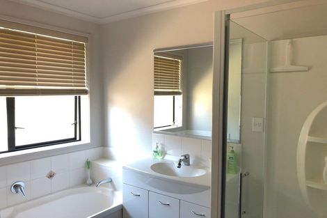 Photo of property in 111 Doncaster Drive, Papamoa Beach, Papamoa, 3118