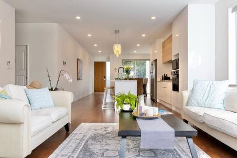 Photo of property in 5 Gladfield Lane, Te Atatu Peninsula, Auckland, 0610