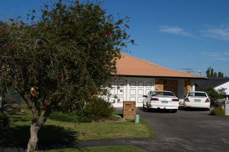 Photo of property in 19 Crescent Hills Court, Northpark, Auckland, 2013