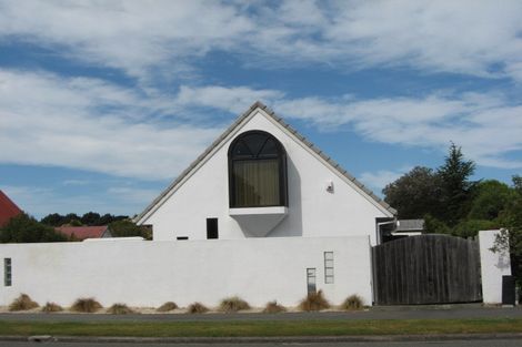 Photo of property in 64 Royal Park Drive, Parklands, Christchurch, 8083