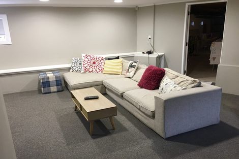 Photo of property in 44 Aurea Avenue, Pakuranga, Auckland, 2010