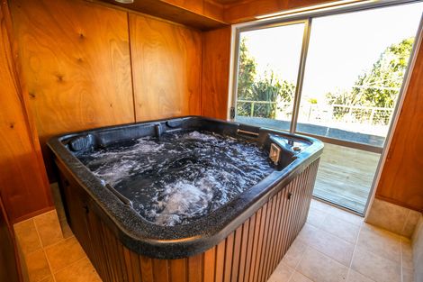 Photo of property in 144 Maungatawhiri Road, Raglan, 3295