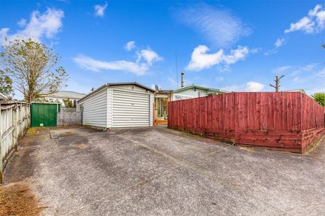 Photo of property in 61a Woodside Road, Massey, Auckland, 0614
