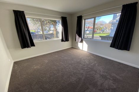 Photo of property in 30 Ranfurly Street, Hokowhitu, Palmerston North, 4410