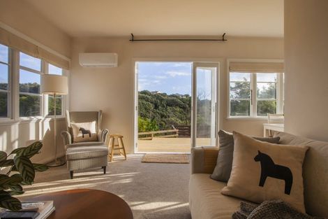 Photo of property in 15 Leveson Street, Strathmore Park, Wellington, 6022