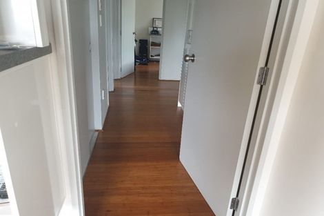 Photo of property in 2/171 Bruce Mclaren Road, Henderson, Auckland, 0612