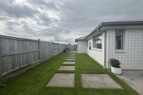 Photo of property in 2/12 Bostonkip Crescent, Fitzroy, Hamilton, 3282