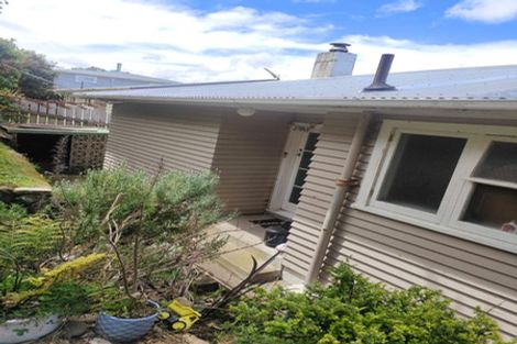Photo of property in 141 Ruskin Road, Newlands, Wellington, 6037